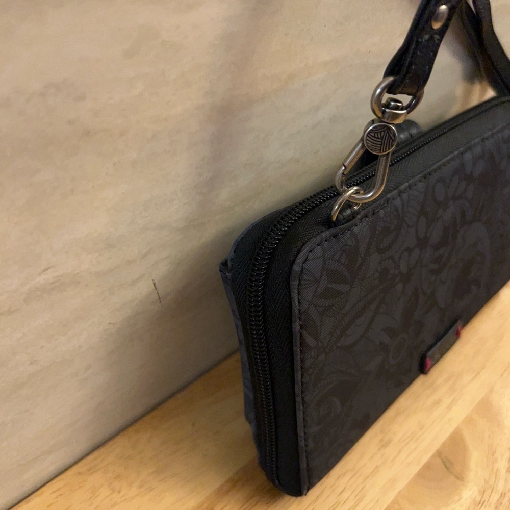 Sakroots Artist Circle Charcoal Floral Crossbody Clutch - Picture 3 of 12